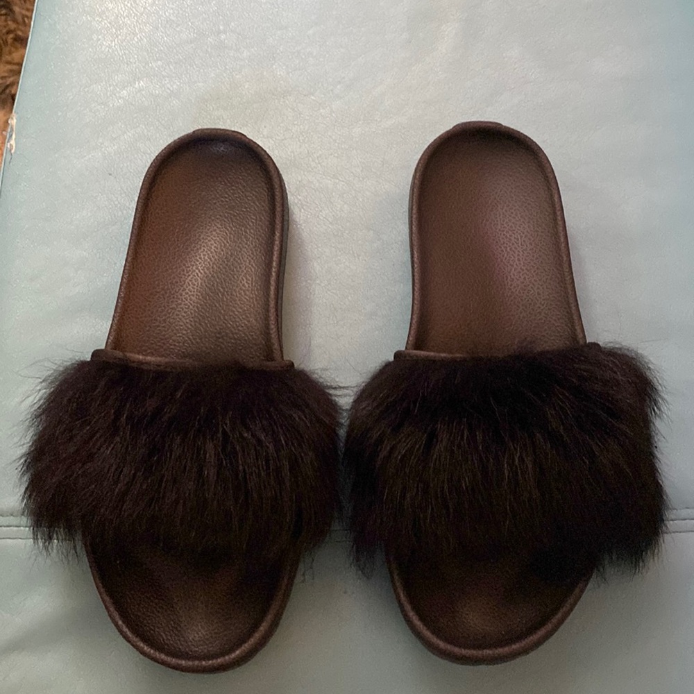 Ugg fur slides